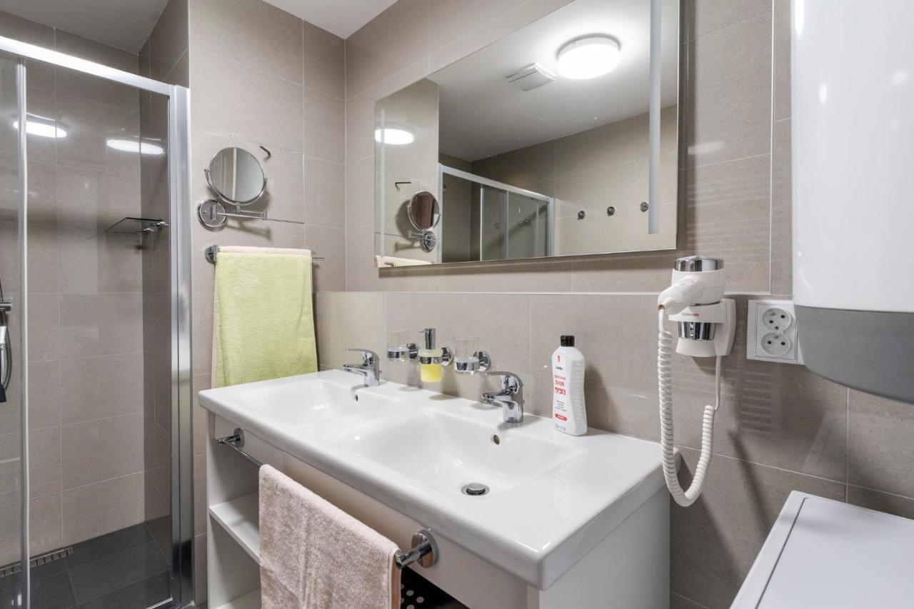 Apartman Horni Misecky - Luxusni Ubytovani Pro Dve Rodiny S Detmi 外观 照片